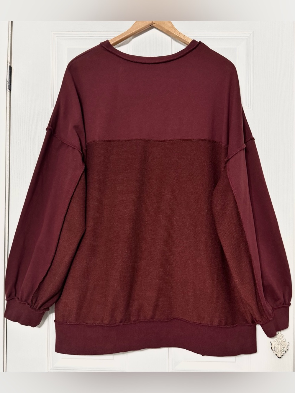 Oversized Henley Sweatshirt Asymmetrical Hem Burgundy EUC - Picture 7 of 10